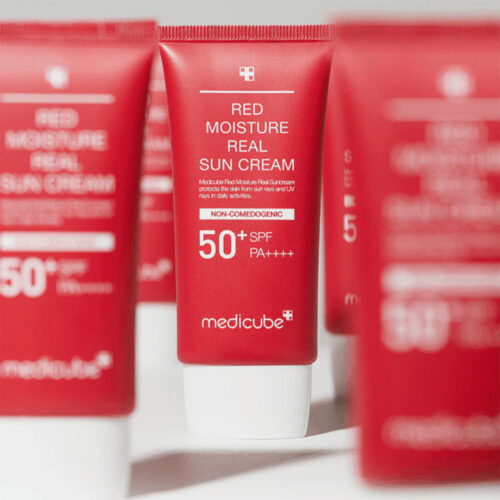 کرم ضد آفتاب مرطوب کننده و تسکین دهنده مدی کیوب - Medicube Red Moisture Real Sun Cream